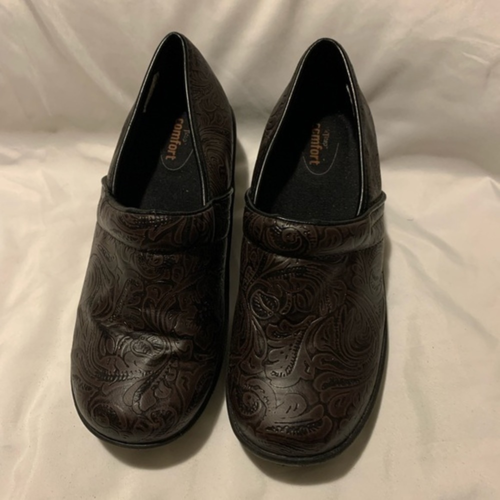 Safe Step Slip resistant Comfort shoes for long hours on your feet size 6